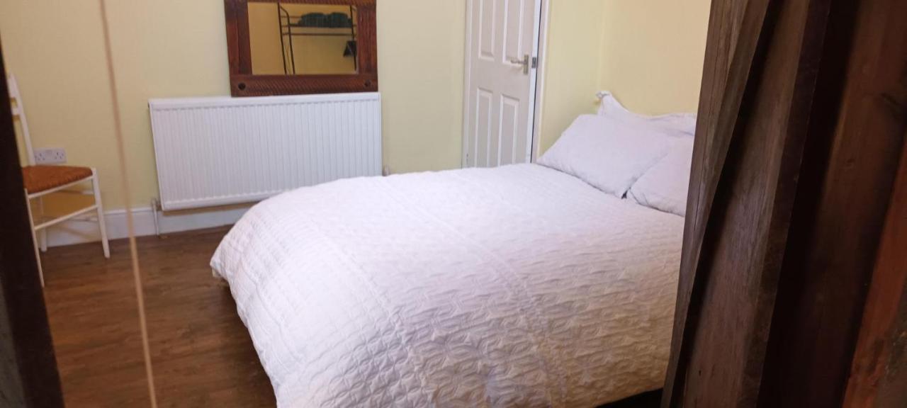 Room With Luxury Private Bathroom & Independent Entrance Near Tube Londyn Zewnętrze zdjęcie