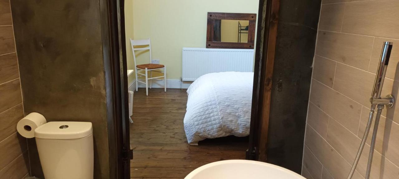 Room With Luxury Private Bathroom & Independent Entrance Near Tube Londyn Zewnętrze zdjęcie
