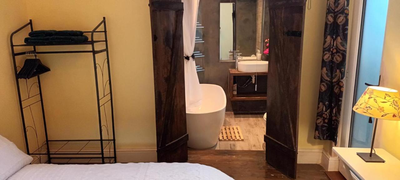 Room With Luxury Private Bathroom & Independent Entrance Near Tube Londyn Zewnętrze zdjęcie